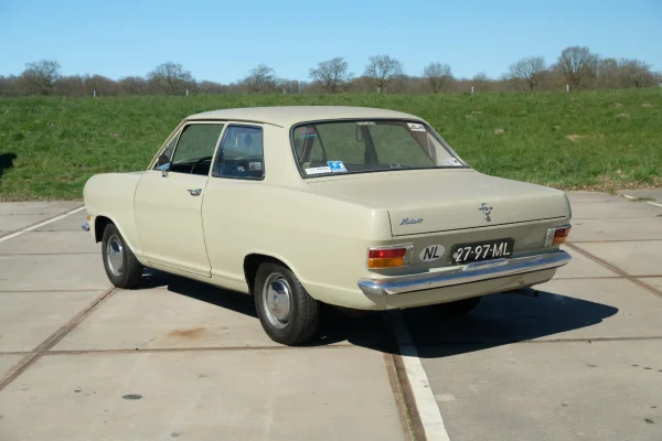 Foto 2 van fotogallerij Opel B Kadett uit 1970