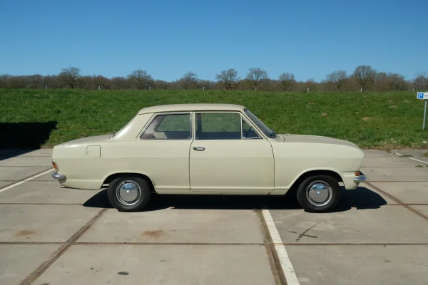 Foto 4 van fotogallerij Opel B Kadett uit 1970