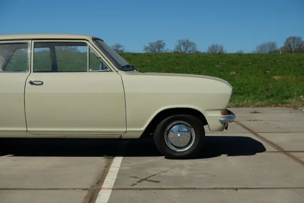 Foto 5 van fotogallerij Opel B Kadett uit 1970