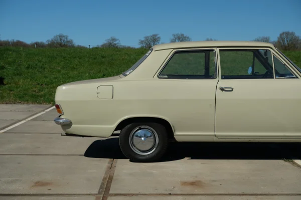 Foto 6 van fotogallerij Opel B Kadett uit 1970