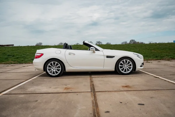 Foto 4 van fotogallerij Mercedes-Benz SLK 350 uit 2011