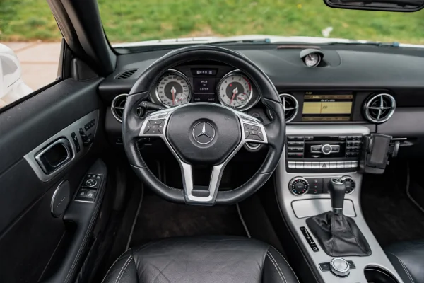 Foto 12 van fotogallerij Mercedes-Benz SLK 350 uit 2011