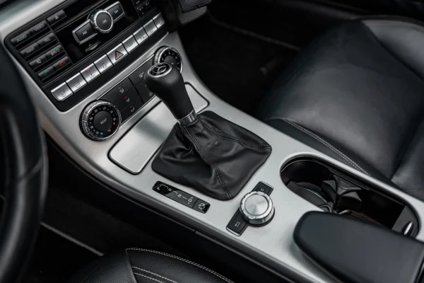 Foto 16 van fotogallerij Mercedes-Benz SLK 350 uit 2011