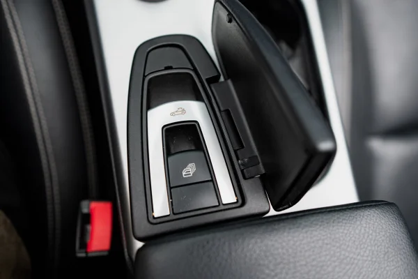 Foto 23 van fotogallerij Mercedes-Benz SLK 350 uit 2011