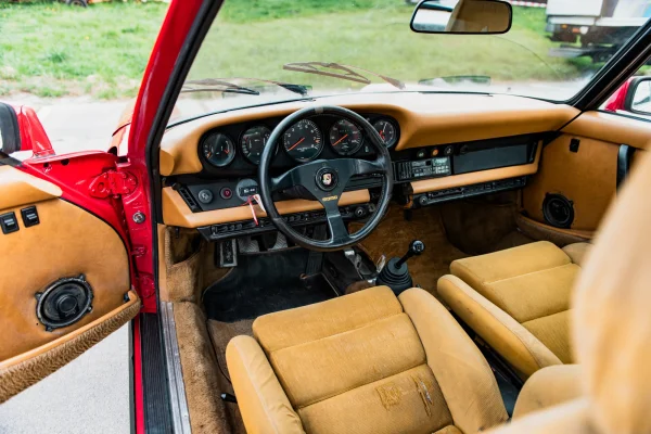 Foto 2 van fotogallerij Porsche 911 uit 1976