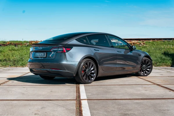 Foto 10 van fotogallerij Tesla Model 3 uit 2021