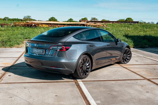Foto 12 van fotogallerij Tesla Model 3 uit 2021