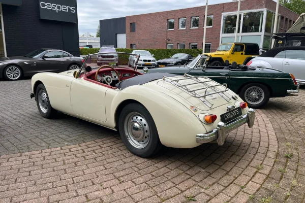Foto 2 van fotogallerij MG A 1600 MK II uit 1962