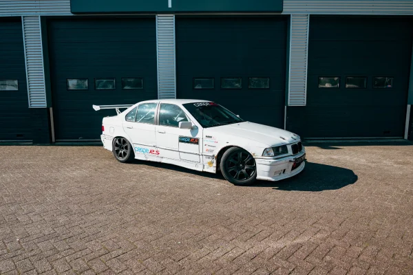 Foto 1 van fotogallerij BMW E36 325i Raceauto uit 1997