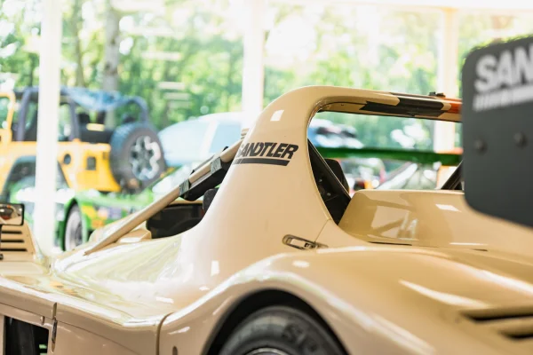 Foto 6 van fotogallerij Radical SR8 V8 uit 2008