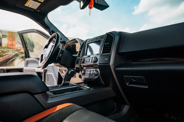 Foto 14 van fotogallerij Ford F150 Raptor uit 2018