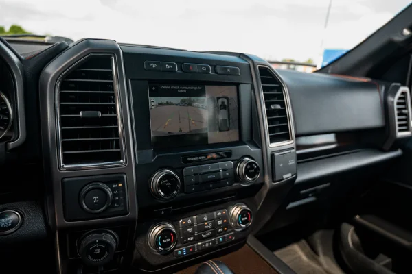 Foto 33 van fotogallerij Ford F150 Raptor uit 2018