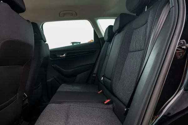 Foto 13 van fotogallerij Skoda Karoq 1.5TSI DSG7 uit 2022