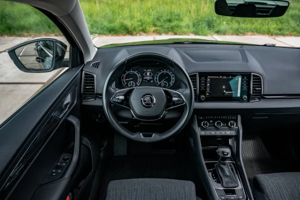 Foto 10 van fotogallerij Skoda Karoq 1.5TSI DSG7 uit 2022