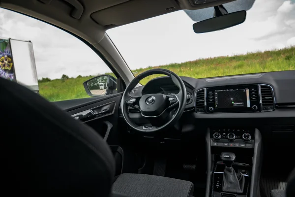 Foto 24 van fotogallerij Skoda Karoq 1.5TSI DSG7 uit 2022