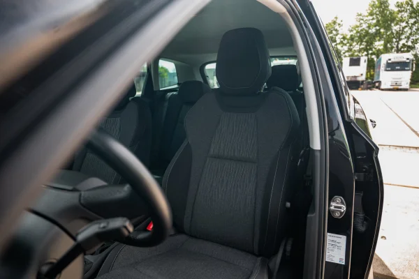 Foto 11 van fotogallerij Skoda Karoq 1.5TSI DSG7 uit 2022