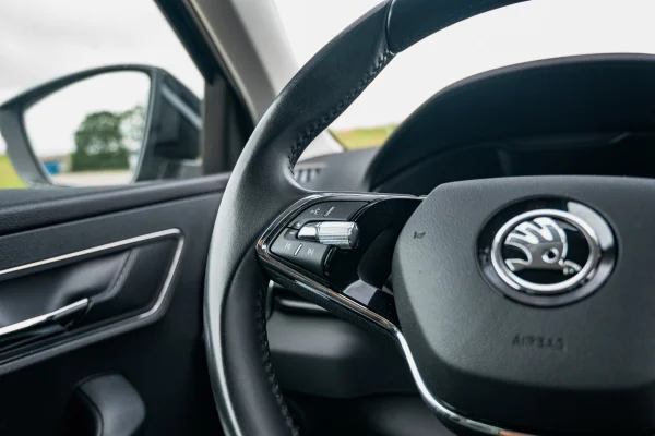 Foto 26 van fotogallerij Skoda Karoq 1.5TSI DSG7 uit 2022