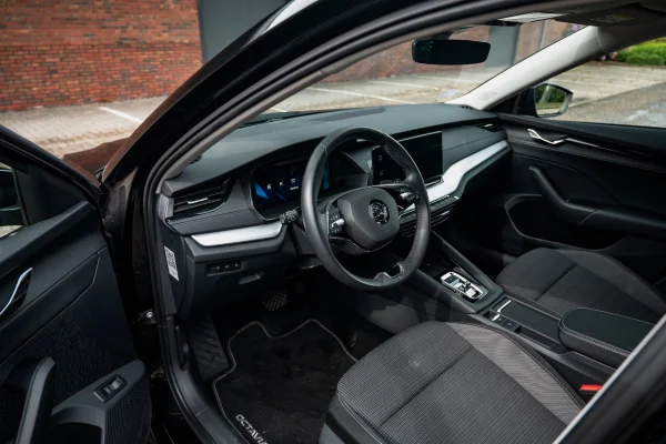 Foto 23 van fotogallerij Skoda Octavia Combi uit 2023
