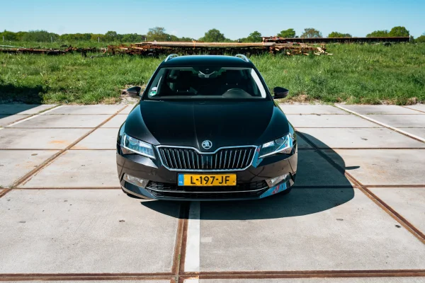Foto 7 van fotogallerij Skoda Superb Combi uit 2018
