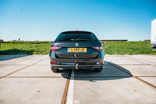 Foto 13 van fotogallerij Skoda Superb Combi uit 2018
