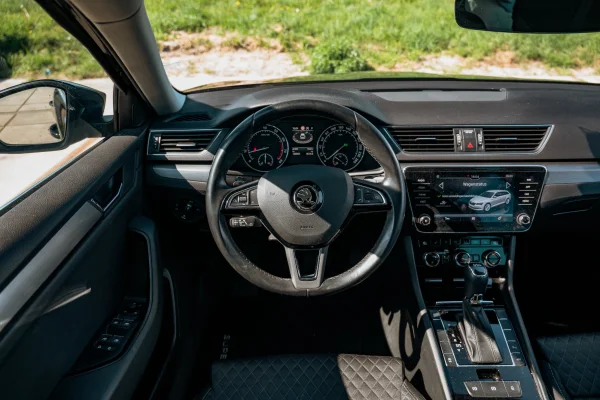 Foto 19 van fotogallerij Skoda Superb Combi uit 2018