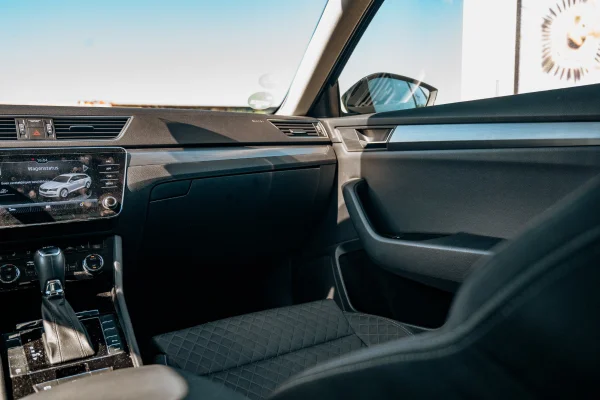 Foto 28 van fotogallerij Skoda Superb Combi uit 2018