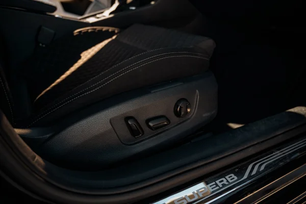 Foto 32 van fotogallerij Skoda Superb Combi uit 2018