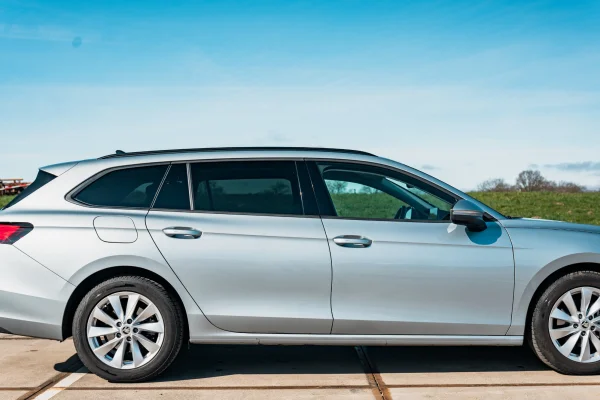 Foto 9 van fotogallerij Skoda Superb Combi uit 2024