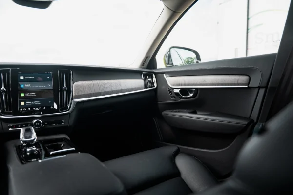 Foto 17 van fotogallerij Volvo V90 2.0 T6 uit 2022