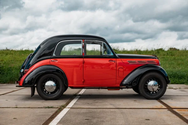 Foto 5 van fotogallerij Renault Juvaquatre uit 1947