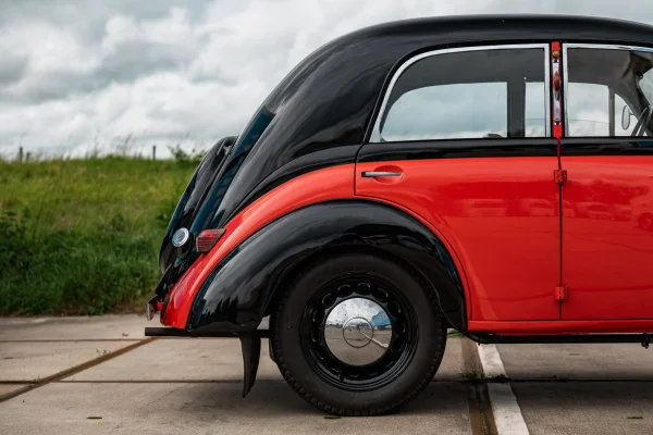 Foto 6 van fotogallerij Renault Juvaquatre uit 1947