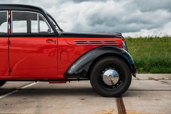 Foto 8 van fotogallerij Renault Juvaquatre uit 1947