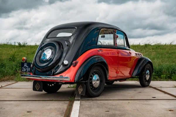 Foto 9 van fotogallerij Renault Juvaquatre uit 1947