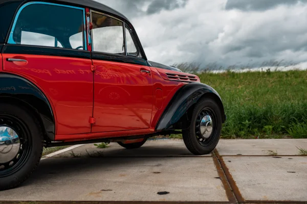 Foto 12 van fotogallerij Renault Juvaquatre uit 1947