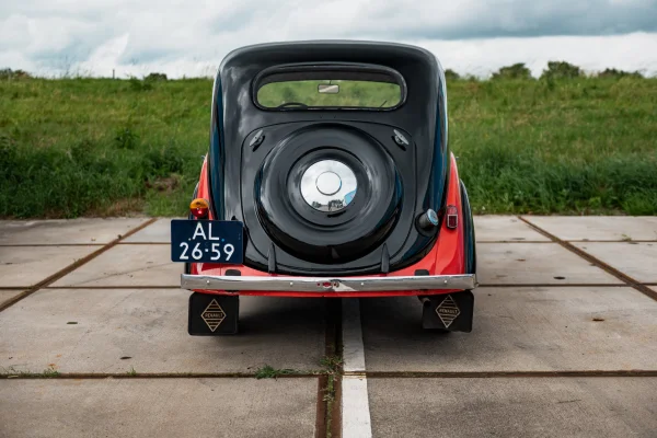 Foto 13 van fotogallerij Renault Juvaquatre uit 1947