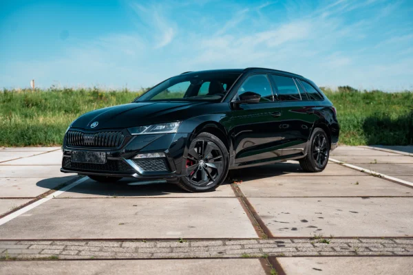Foto 20 van fotogallerij Skoda Octavia Combi RS uit 2021