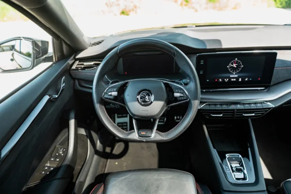 Foto 9 van fotogallerij Skoda Octavia Combi RS uit 2021