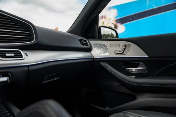 Foto 34 van fotogallerij Mercedes-Benz GLE 400D uit 2020