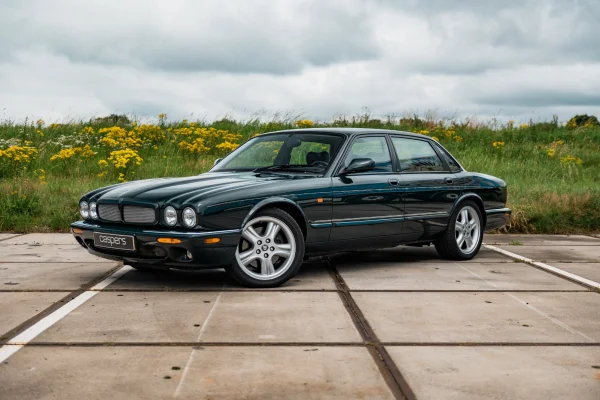 Foto 3 van fotogallerij Jaguar XJR uit 1999