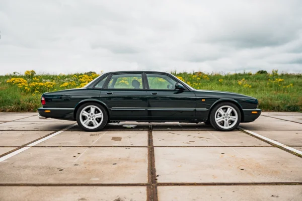 Foto 4 van fotogallerij Jaguar XJR uit 1999