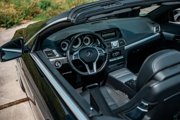 Foto 11 van fotogallerij Mercedes-Benz E-klasse 200 Cabrio uit 2014