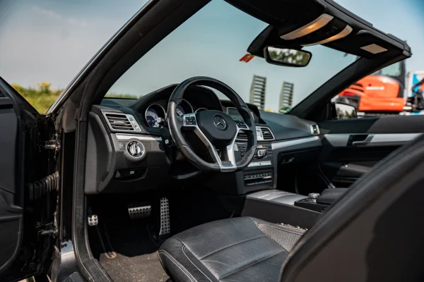 Foto 14 van fotogallerij Mercedes-Benz E-klasse 200 Cabrio uit 2014