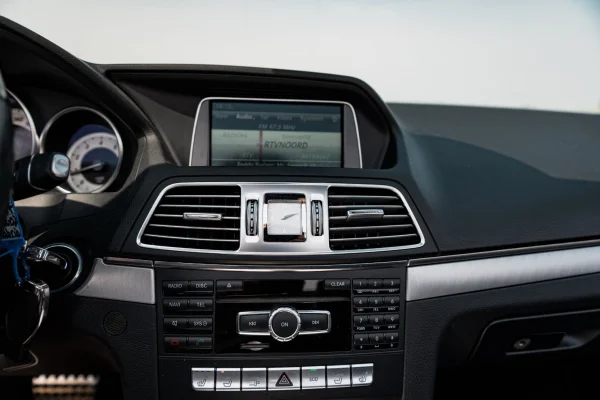 Foto 20 van fotogallerij Mercedes-Benz E-klasse 200 Cabrio uit 2014