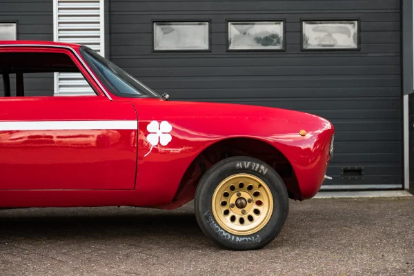Foto 8 van fotogallerij Alfa Romeo Giulia Sprint GTA hommage uit 1970