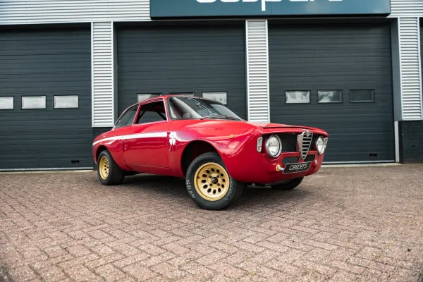 Foto 7 van fotogallerij Alfa Romeo Giulia Sprint GTA hommage uit 1970
