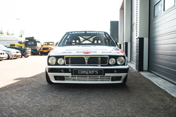 Foto 4 van fotogallerij Lancia Delta HF Integrale uit 1989