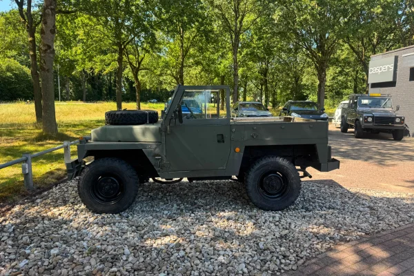 Foto 1 van fotogallerij Land Rover 88 Lightweight uit 1979