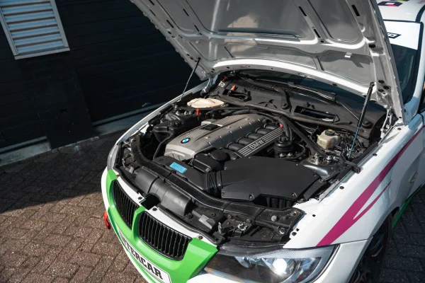 Foto 7 van fotogallerij BMW E90 330i uit 2005