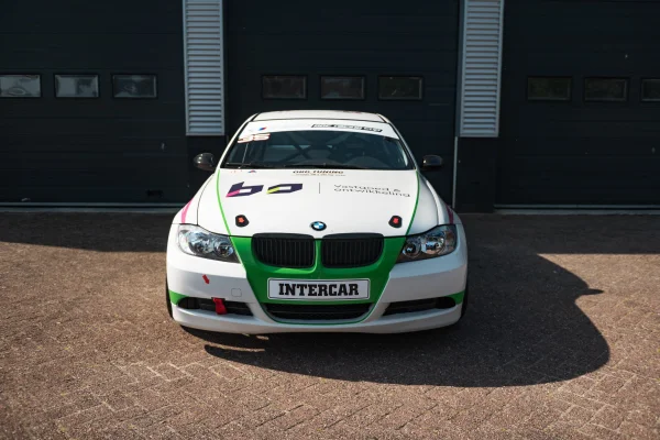 Foto 28 van fotogallerij BMW E90 330i uit 2005
