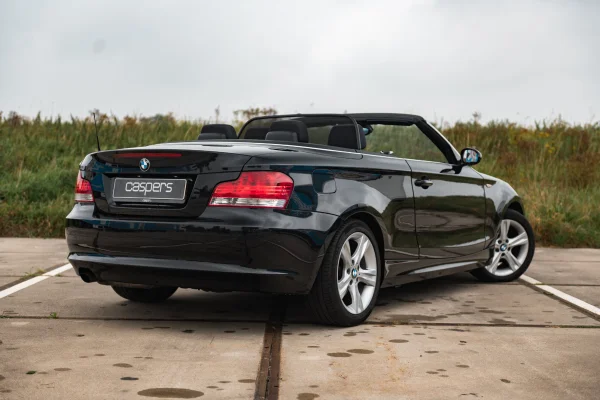 Foto 1 van fotogallerij BMW 118i Cabrio uit 2010